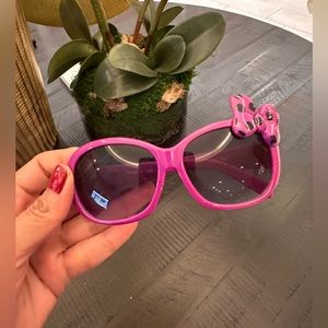 Brand new kids sunglasses purple Minniemouse sunglasses 🕶️